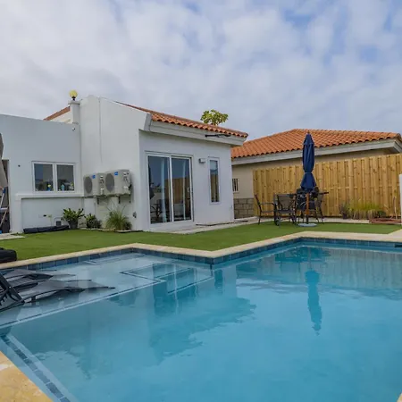 Adele'S Apartment With Pool, 5 Minutes Walk To The Beach